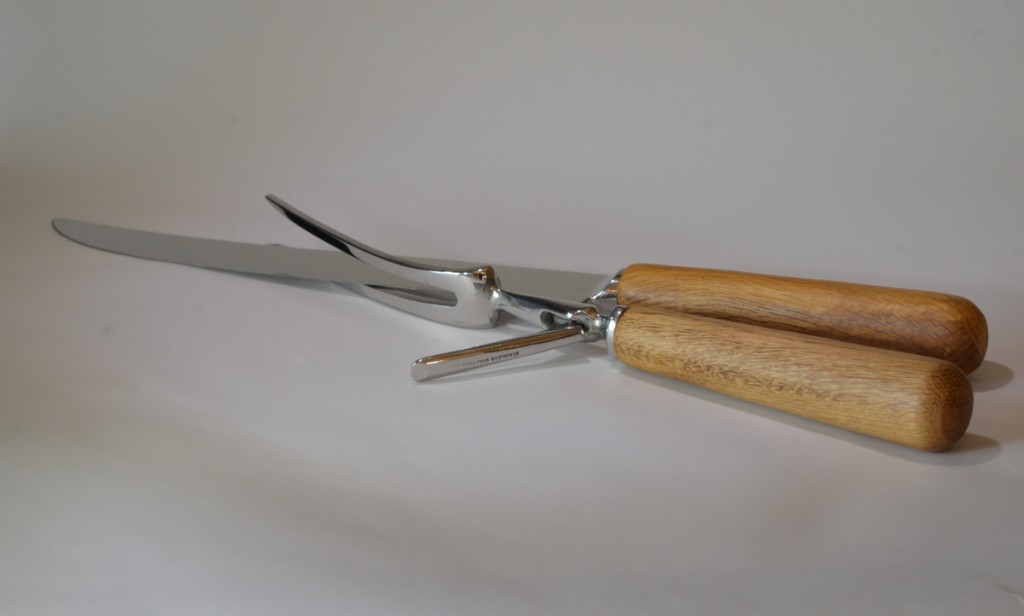 Image of carving knife and fork with Irish grown oak handles